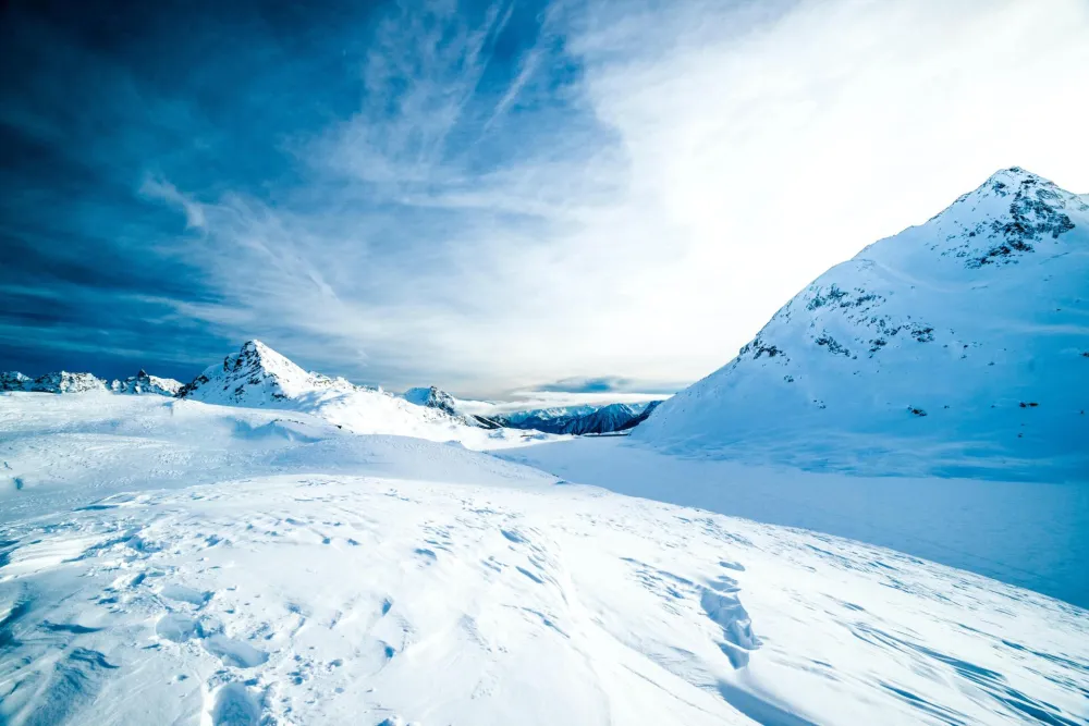 Rekordne snježne padavine zatrpala Moskvu: U Sibiru temperature i do minus 50 stepeni