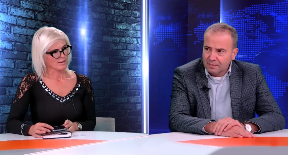 (VIDEO) Pejović za "Dan": Falsifikovanoј ekonomiјi odgovaraјu falsifikovane diplome