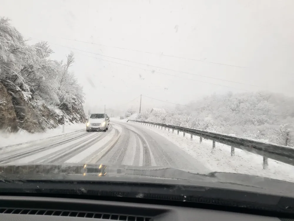 Oprezno u vi&scaron;im predjelima zbog poledice