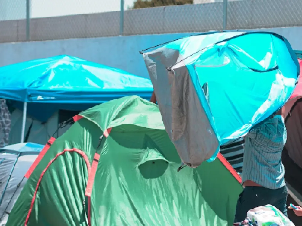 FOTO: Unsplash - Barbara Zandoval, Migranti, ilustracija