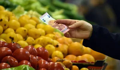 pijaca, trznice, cijene, poskupljenje, povrce, trgovina, voce, roba, gintas, tgovci, rad, radnici,prodaja, prodavnice, prodaja, prodavnica, novac, kovanice, placanje, pare, novcanice, euro, euri, 