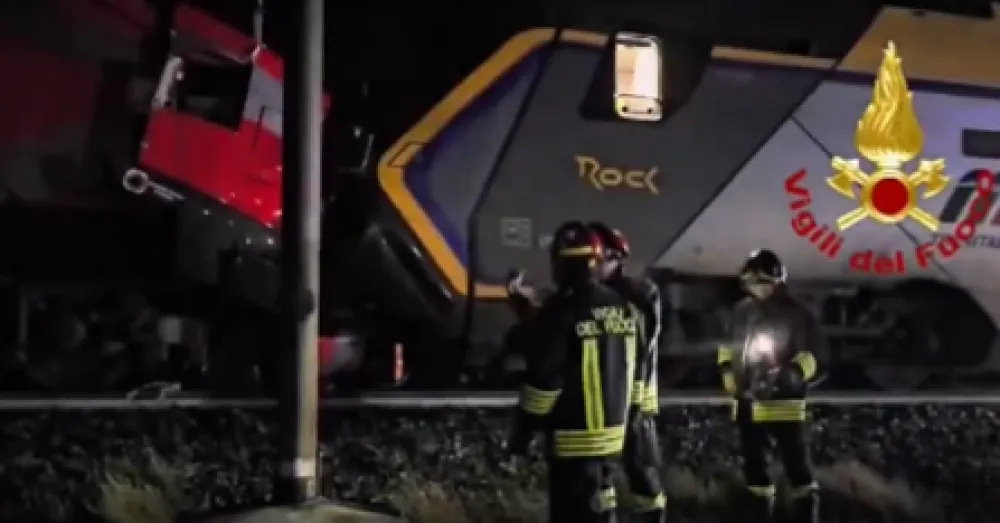 (VIDEO) Vozovi se sudarili u Italiji: Povrijeđeno najmanje 17 osoba