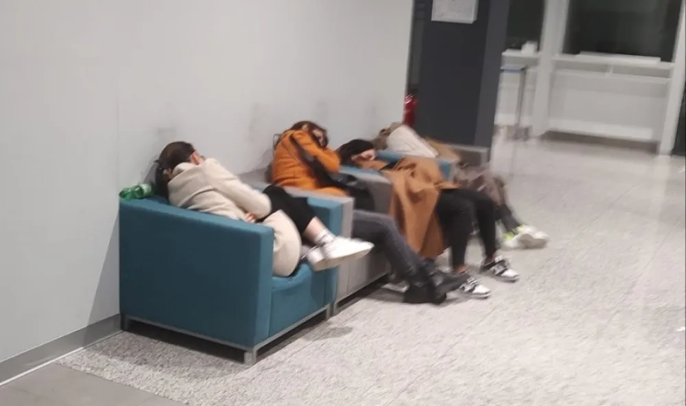 putnici prespavali na aerodromu