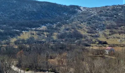 Поглед на село Убли