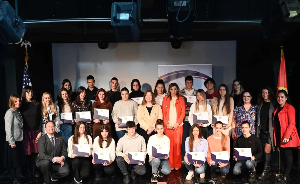 dvogodi&scaron;nji Accesss Microscholarship program&nbsp;učenja engleskog jezika