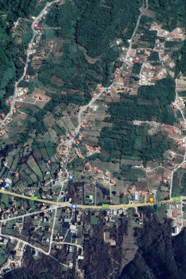 Траса булевара пролази кроз насељена мјеста