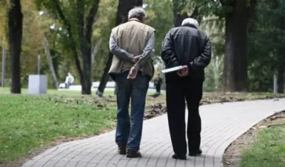 Тешко вријеме за старе