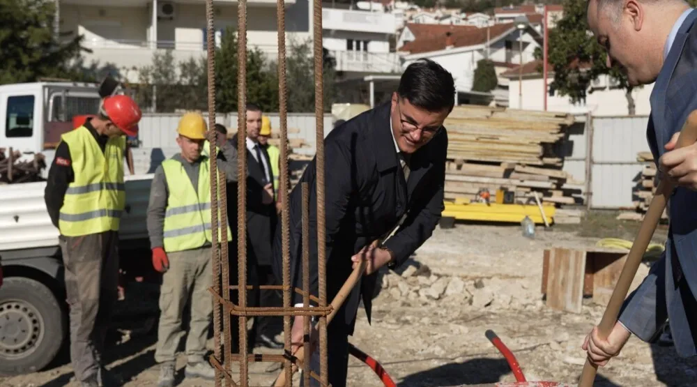 Danilo &Scaron;aranović kamen temeljac za stanove