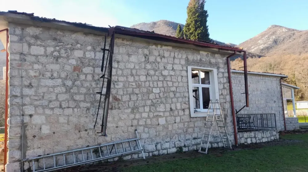 Od manastirskog konaka ostali samo kameni zidovi