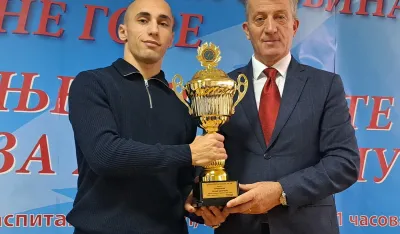 Drljević predao pehar Duloviću