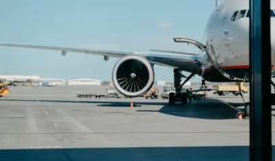 Zadržan avion sa 300 putnika: Pokrenuta istraga
