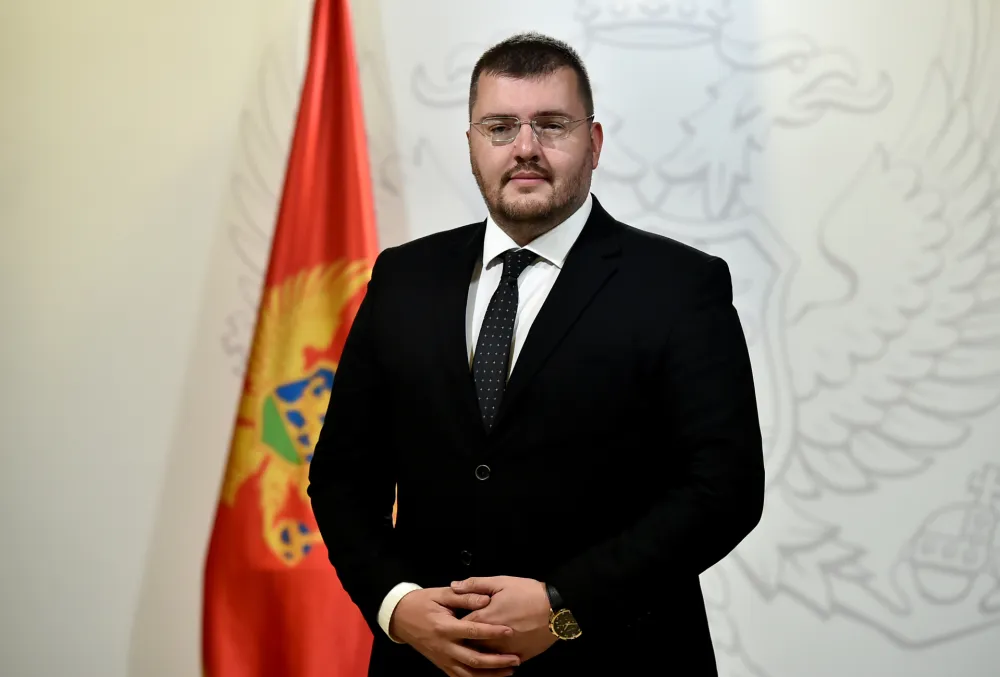 Koprivica o zaplijeni cigareta: Borba protiv kriminala i korupcije prioritet Vlade