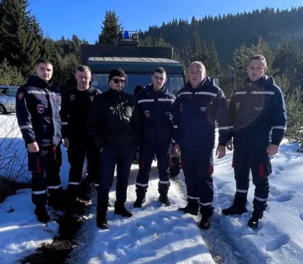 Petorica vatrogasaca nakon akcije