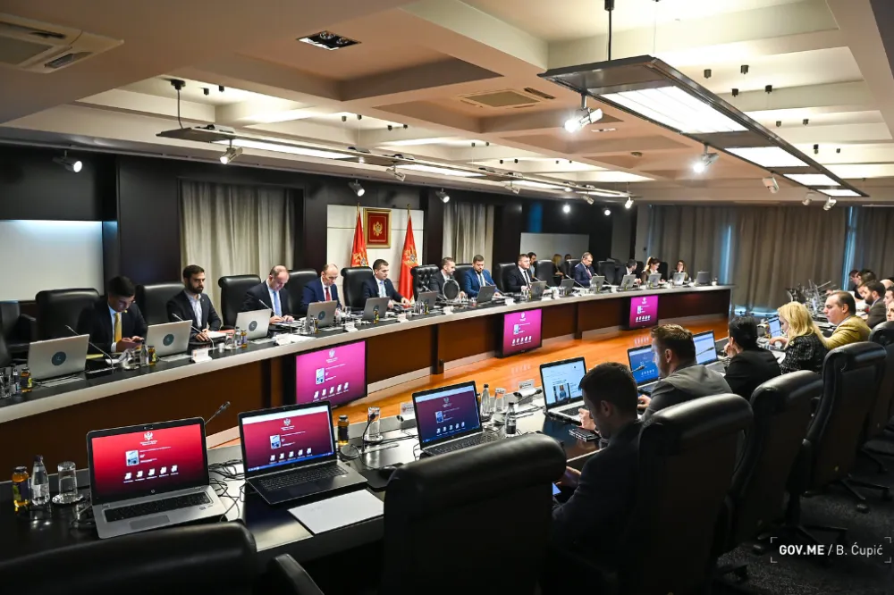 Odlukom Vlade uvećane plate policijskim službenicima za 10 odsto