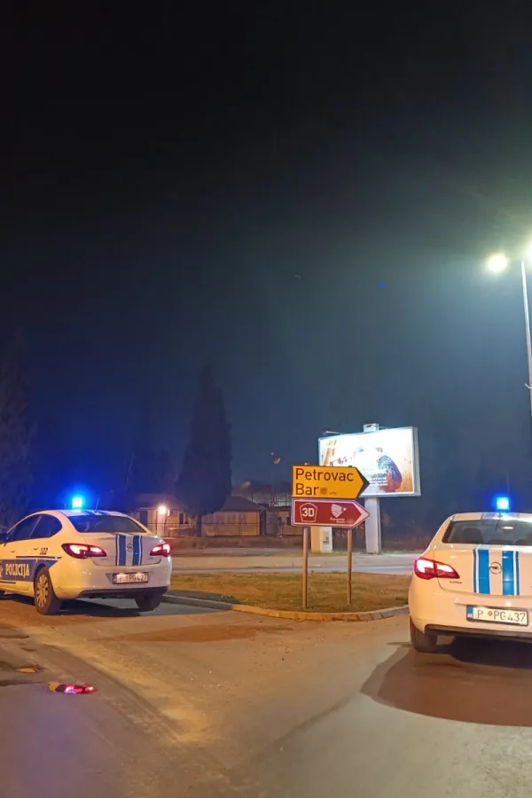 Na mjestu nezgode na kružnom toku kod Pertrovca