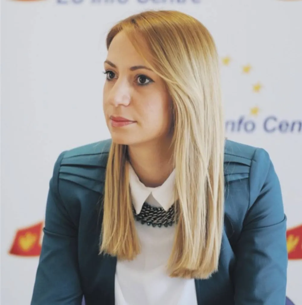 Ана Ненезић