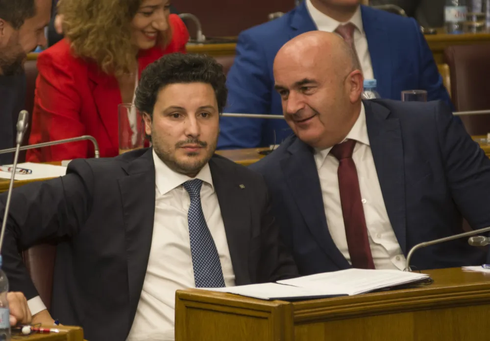 sjednica skupstine crnr gore o nepovjerenju vladi