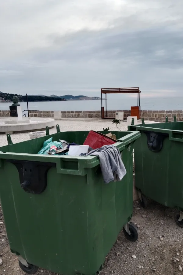 Tekstilni otpad u Crnoј Gori sve veća priјetnja: Ugrožava zdravlje i prirodu