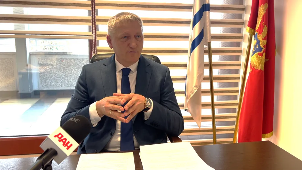 (VIDEO) Rabrenović za "Dan": Za 117 službenih vozila ne postoјi niјedan putni nalog