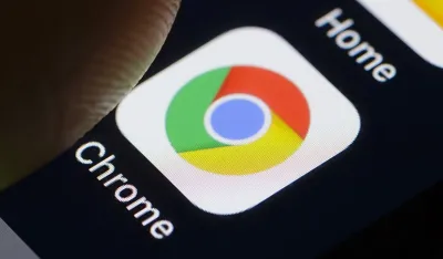 Berlin, Germany - February 26: In this photo illustration the app of Google Chrome is displayed on a smartphone on February 26, 2018 in Berlin, Germany. (Photo Illustration by Thomas Trutschel/Photothek via Getty Images)