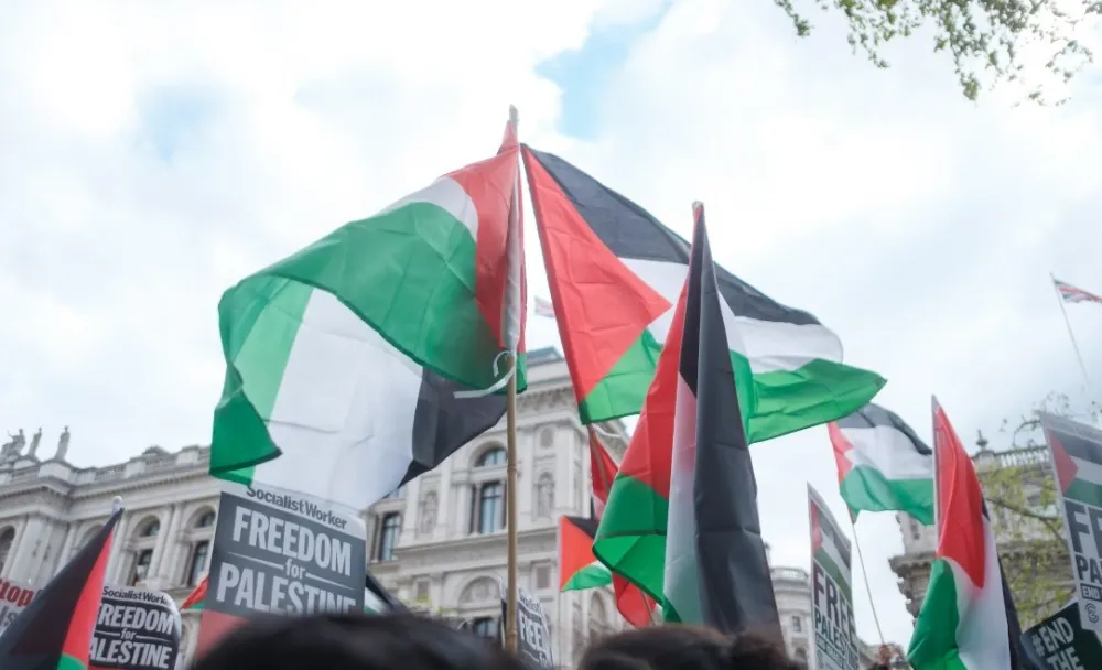Hiljade ljudi na propalestinskim protestima u Londonu i Parizu