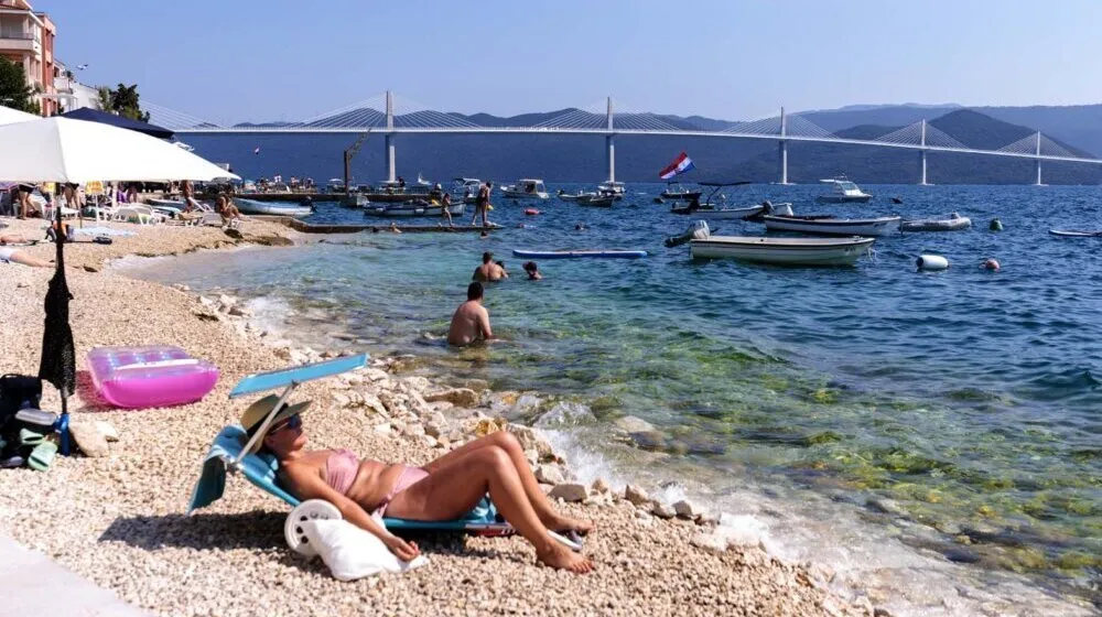 Ilustracija<br>plaže, sunčanje, more, ljeto, turizam