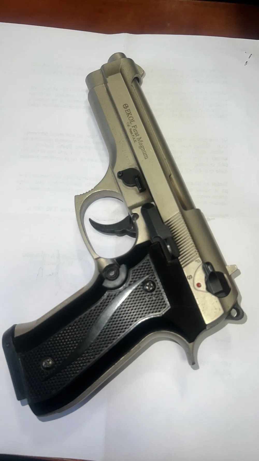 Ženska osoba pucala u vazduh: Pronađen startni pi&scaron;tolj