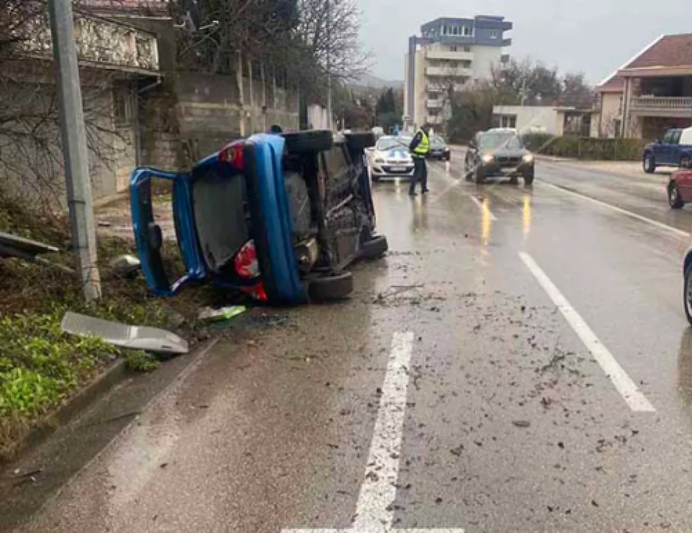 Dvoje povrijeđenih u saobraćajnoj nezgodi u Haj Nehaju