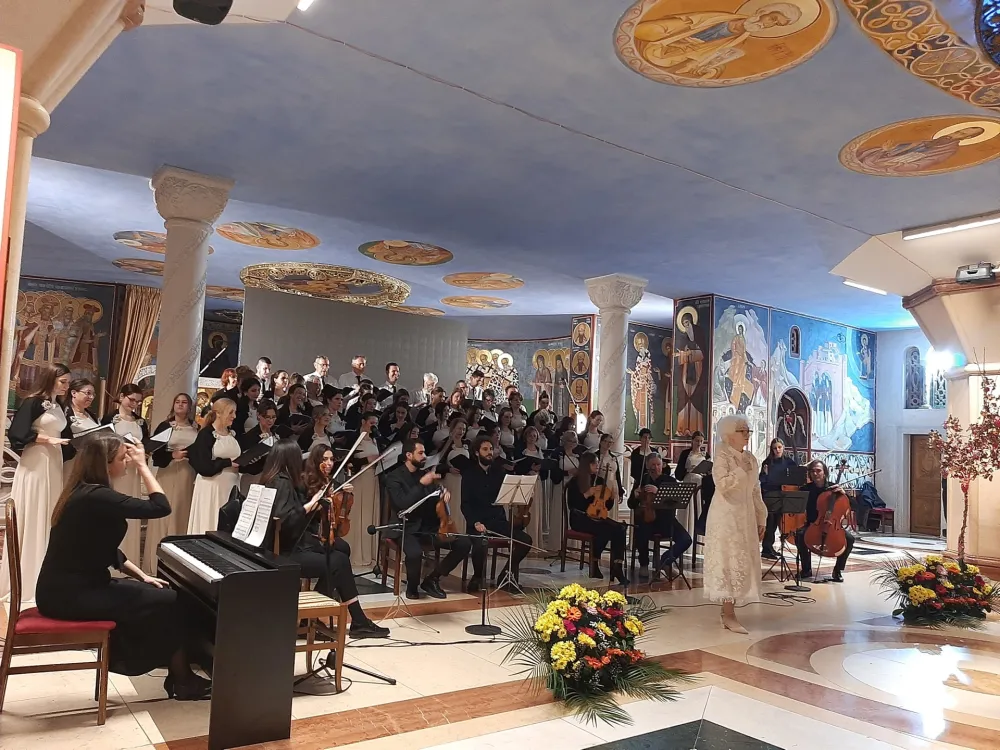 Božićni koncert u Podgorici: Pјevali Bogu poput anđela