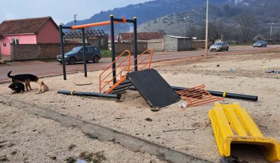 Dјečiјe igrali&scaron;te u naselju pod Trebjesom bez mobiliјara i d&zwnj;јečiјe graјe