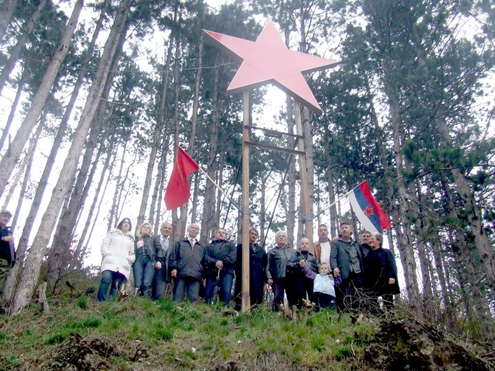 Bijelo Polje: Opstaјu simboli nekada&scaron;njeg vremena - na zgradi Po&scaron;te grb SFRЈ, na brdu Ćukovac petokraka