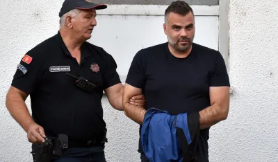 Ukinut pritvor Daciću i Periću: Osumnjičenima za trgovinu ljudima oduzeti paso&scaron;i