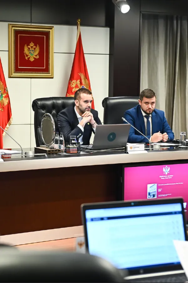 foto: vlada cg