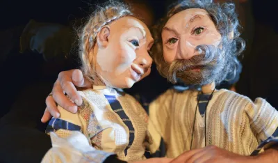 Сцена из представе "Бајка о рибару и рибици"