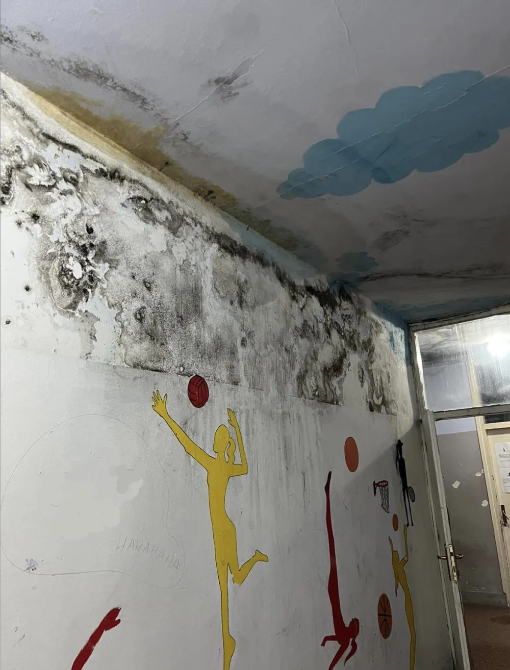 Radi se proјekat adaptaciјe sale za tri srednje strucne skole