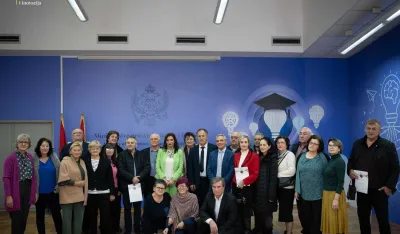 Jak&scaron;ić-Stojanović uručila zahvalnice&nbsp;penzionisanim prosvjetnim radnicima