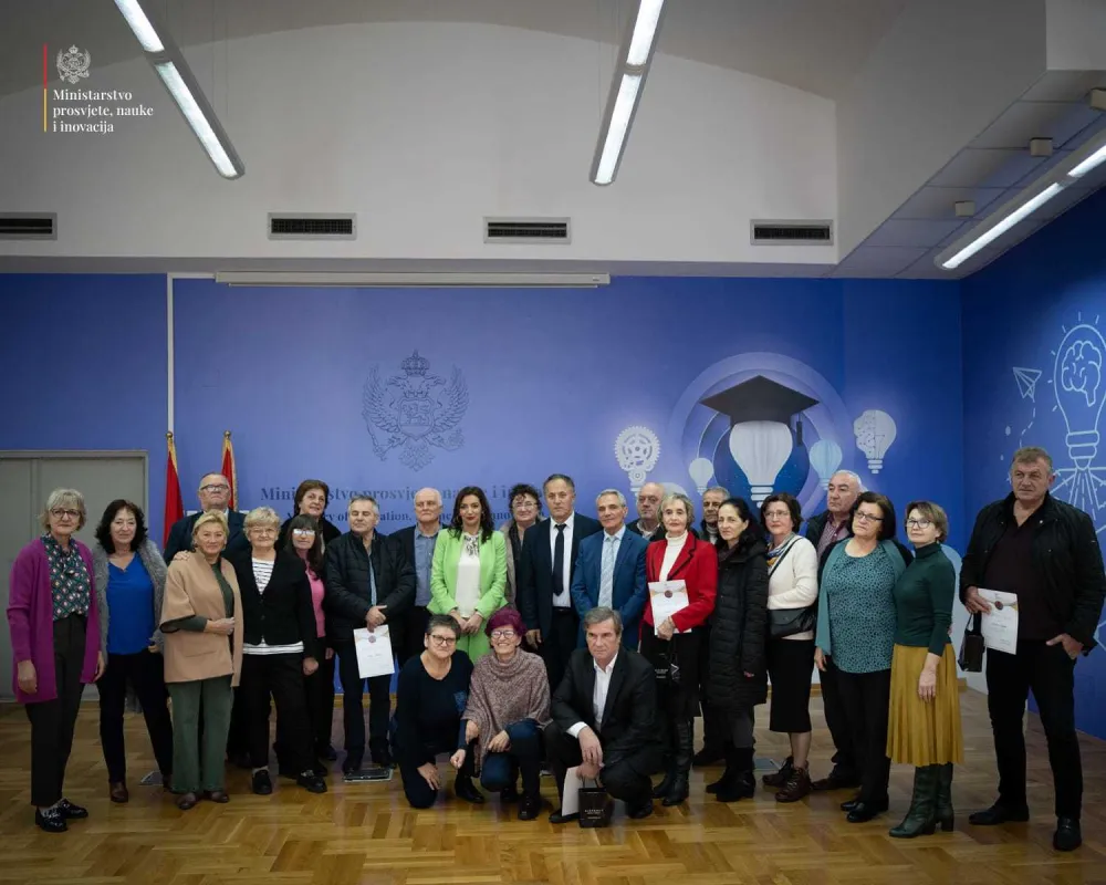 Jak&scaron;ić-Stojanović uručila zahvalnice&nbsp;penzionisanim prosvjetnim radnicima