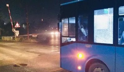 Zečević: Desetogodi&scaron;njaci zasuli autobus kamenjem, krivične prijave roditeljima