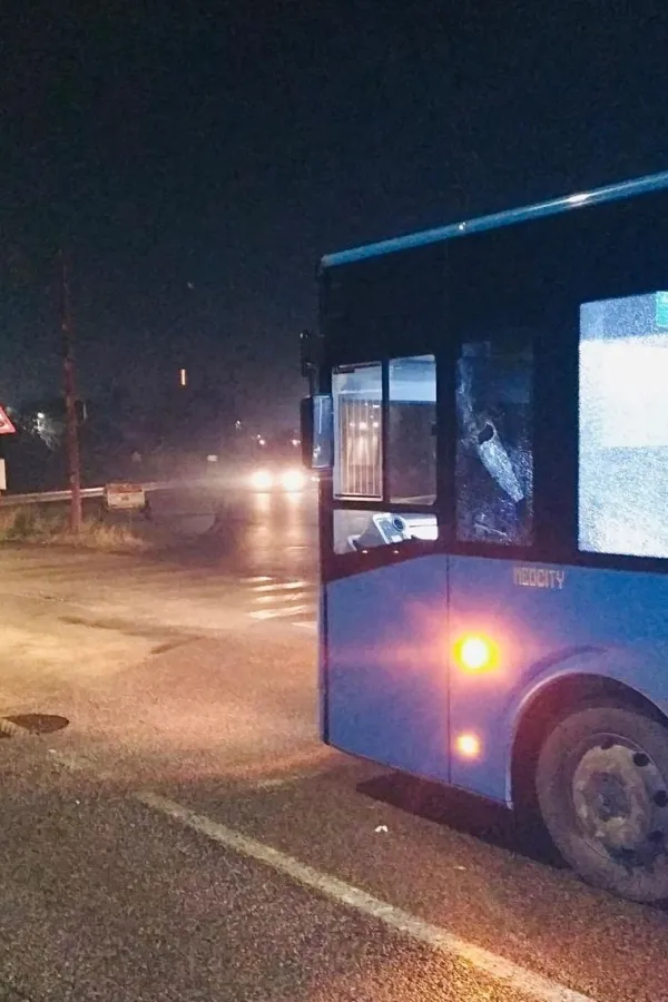 Zečević: Desetogodi&scaron;njaci zasuli autobus kamenjem, krivične prijave roditeljima