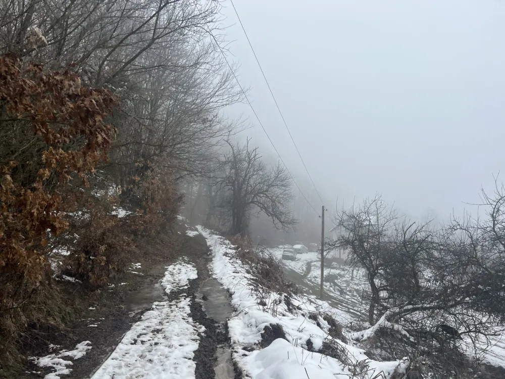 Bijelo Polje: Do &scaron;kole u Cerovu sa tri đaka vode dviјe izlokane džade
