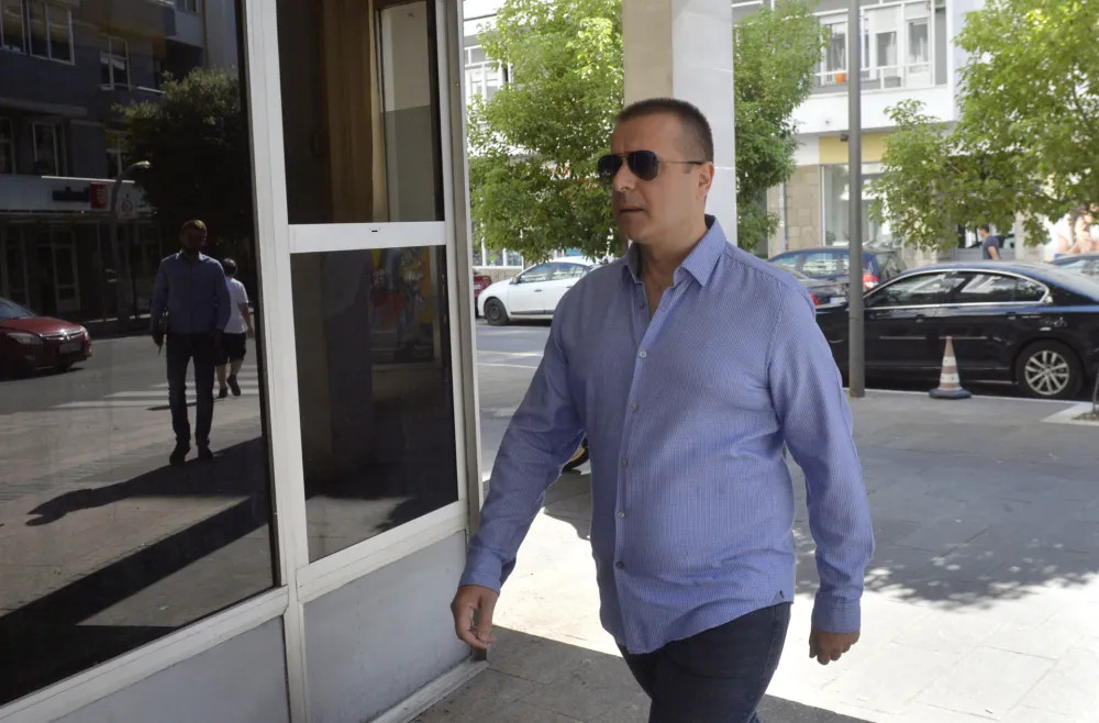 Svedocenje Enisa Bakovica, Enis Bakovic, slucaj Veljovic