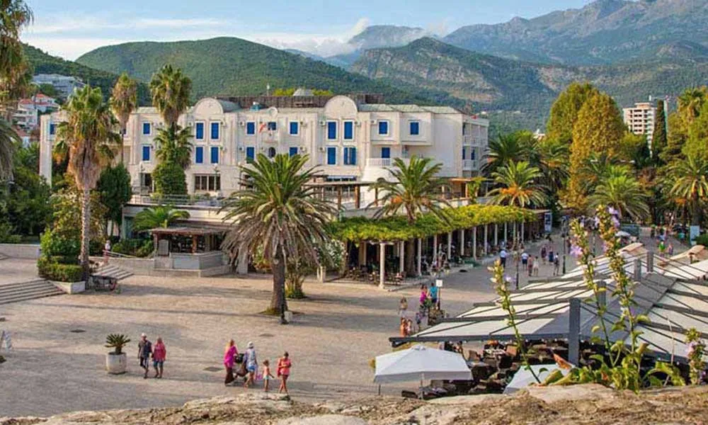 jedan od hotela budvanske rivijere