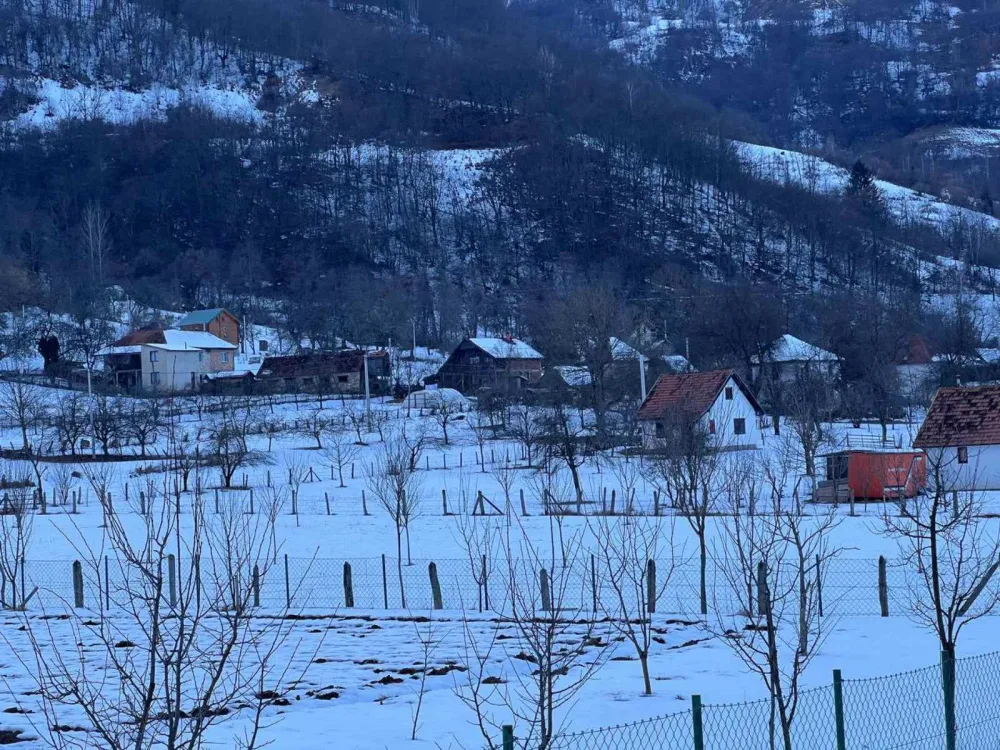 Село Улотина у зимском амбијенту