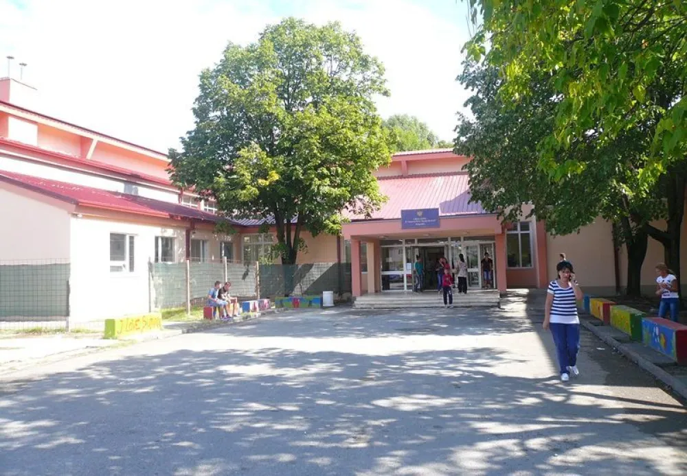 ОШ" Бранко Божовић"