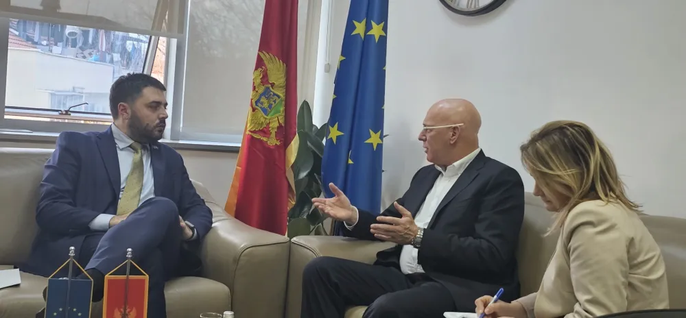 Susret sa konzulom Rinotom