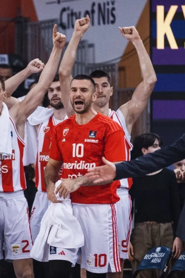 Ko&scaron;arka&scaron;i Crvene zvezde