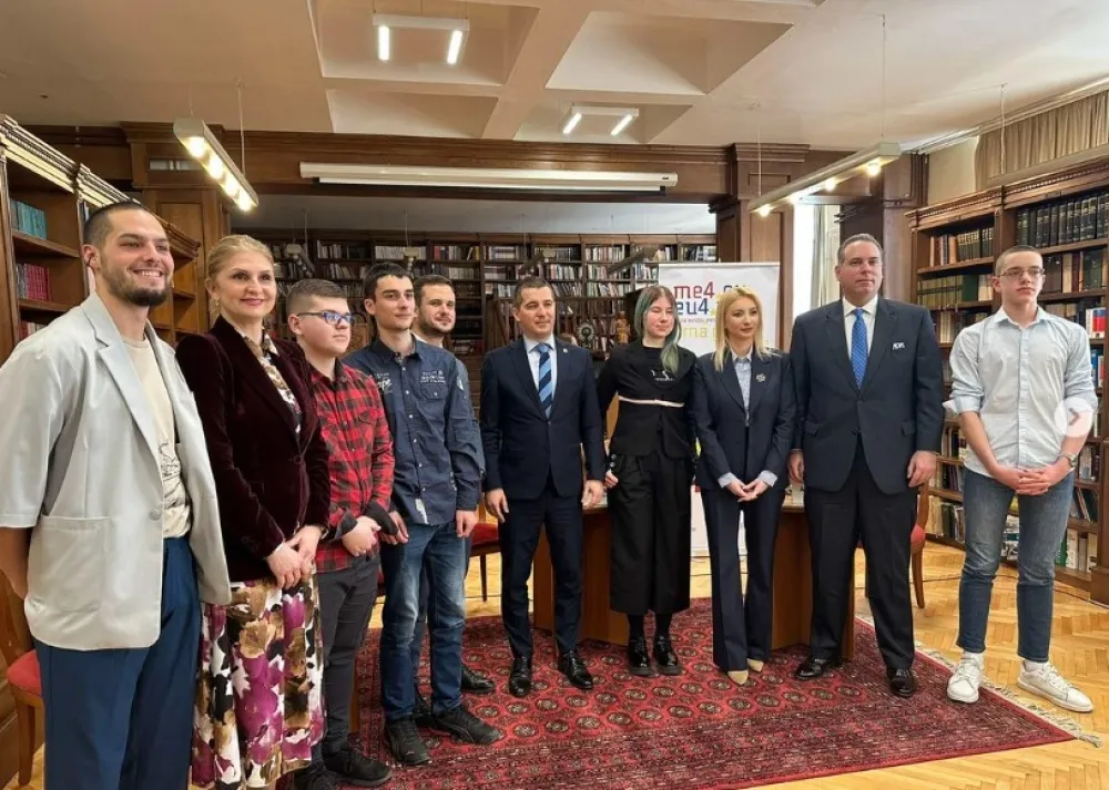 Članovi Vlade u posjeti podgoričkoj gimnaziji