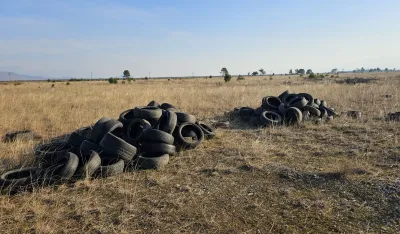 Divlje deponije guma na Ćemovskom polju