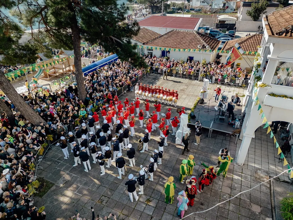 Fe&scaron;ta od mimoze, ribe i vina