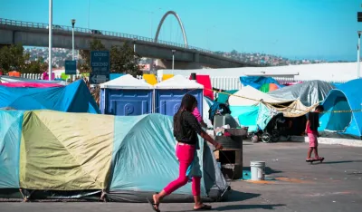 migranti - Photo by Barbara Zandoval on Unsplash